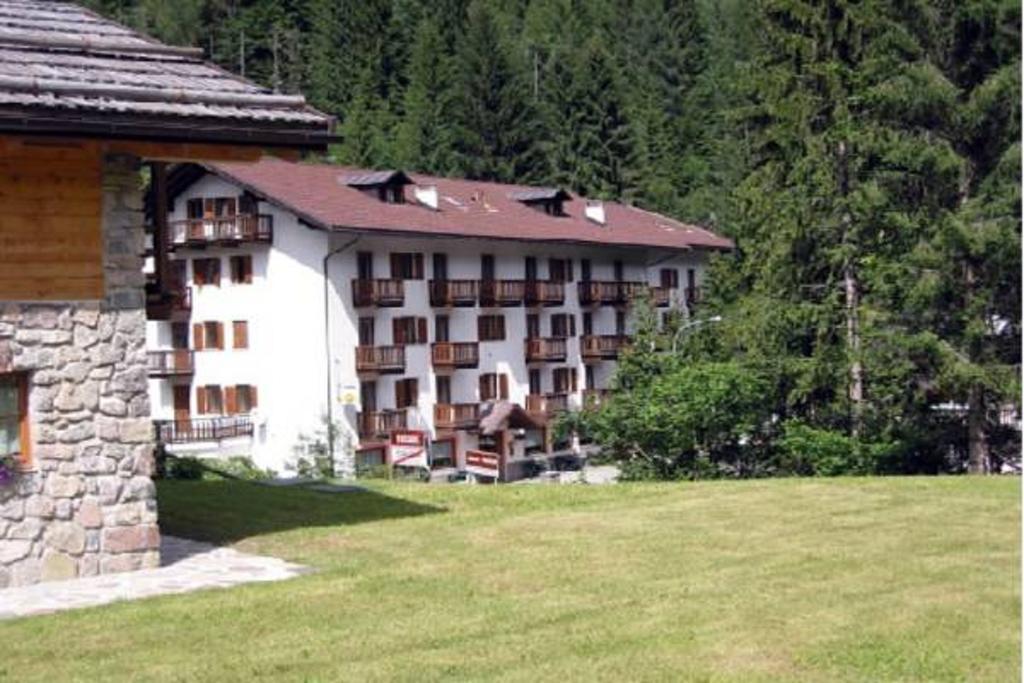 ホテルCasa Alpina Sant'Apollinare ファルカーデ エクステリア 写真